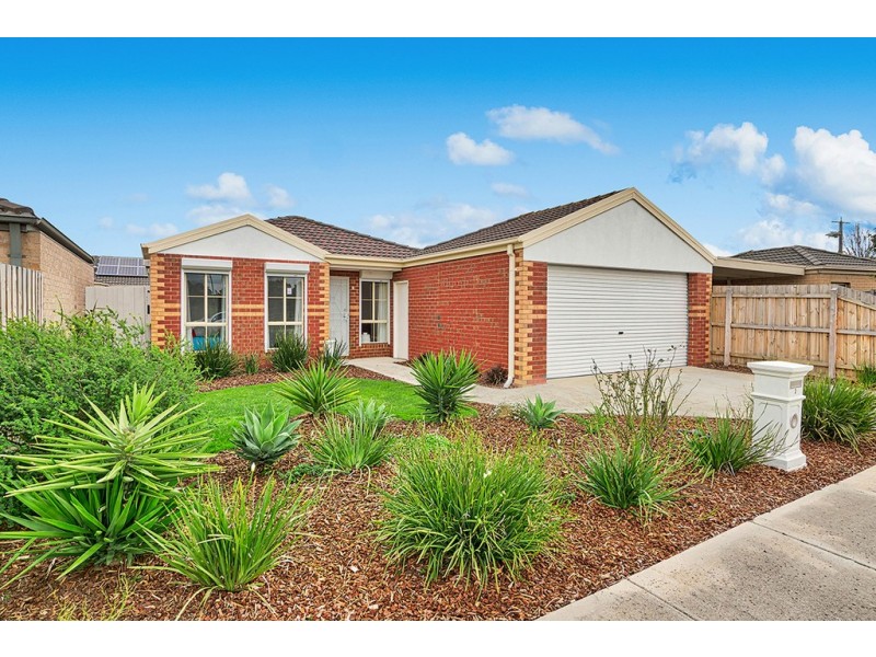 3 Calais Circuit, Cranbourne West VIC 3977