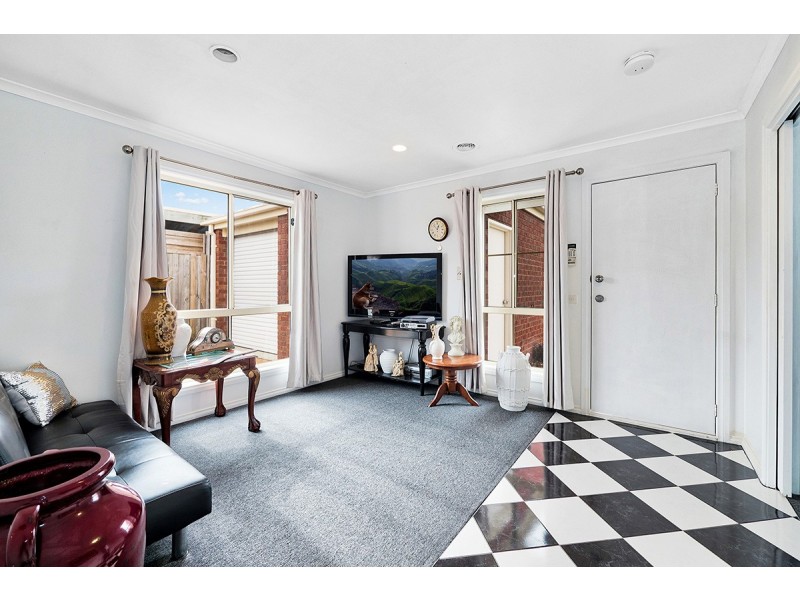 3 Calais Circuit, Cranbourne West VIC 3977