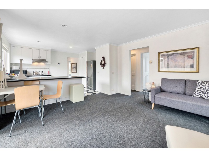 3 Calais Circuit, Cranbourne West VIC 3977