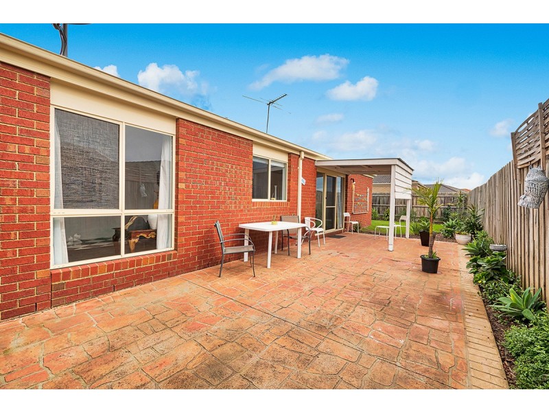 3 Calais Circuit, Cranbourne West VIC 3977