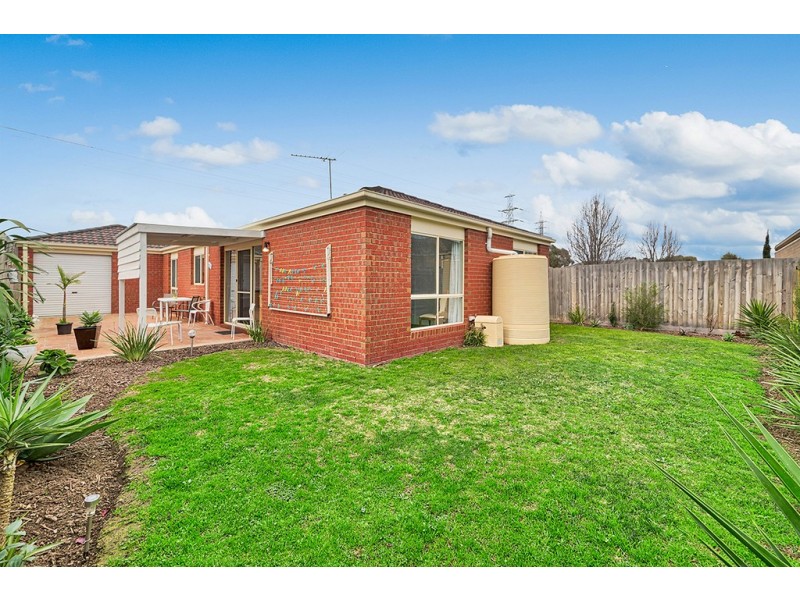 3 Calais Circuit, Cranbourne West VIC 3977