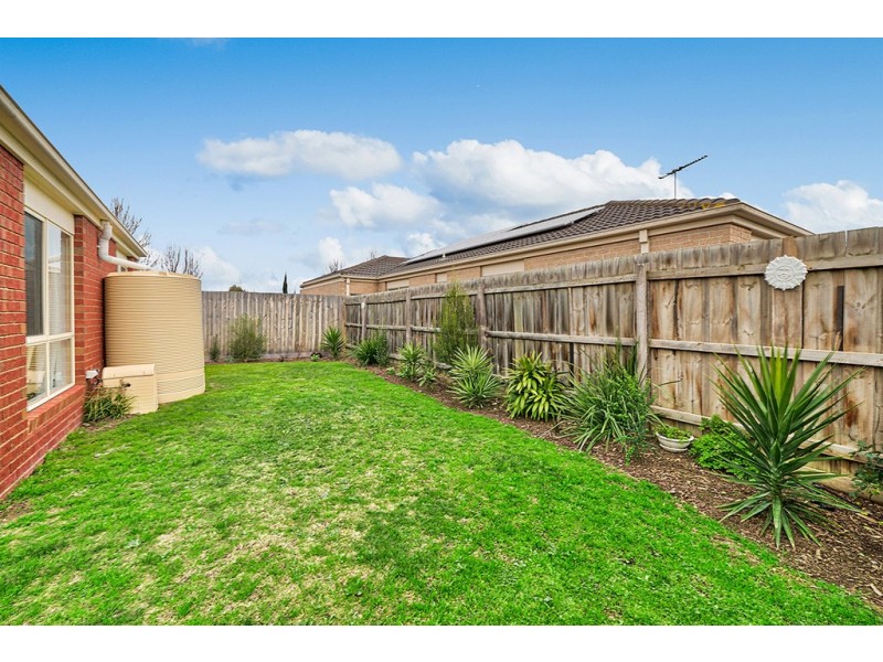 3 Calais Circuit, Cranbourne West VIC 3977