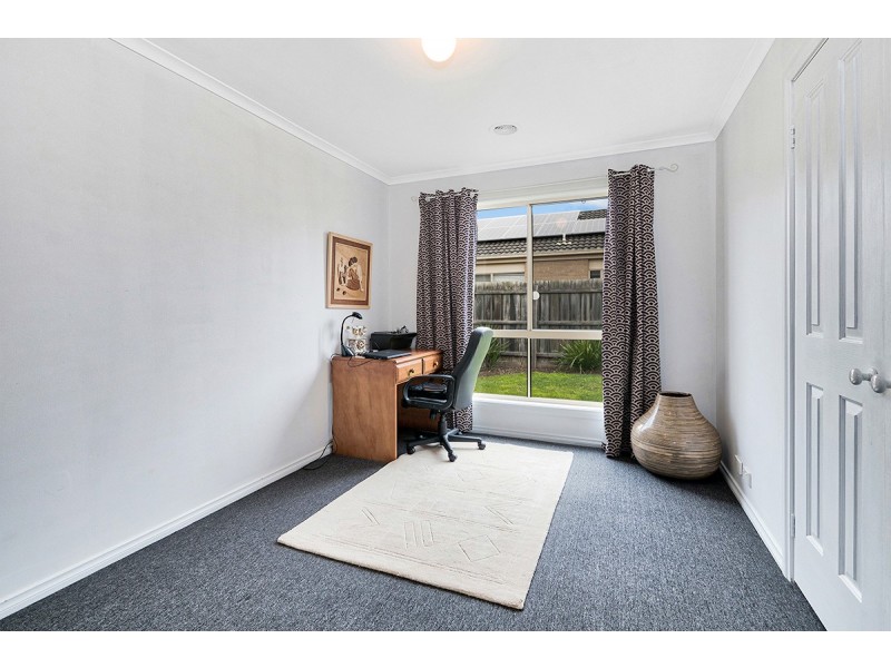 3 Calais Circuit, Cranbourne West VIC 3977