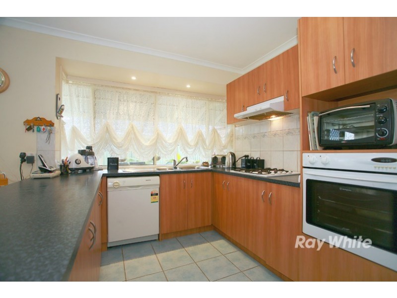 11 Thistlewood Place, Cranbourne East VIC 3977