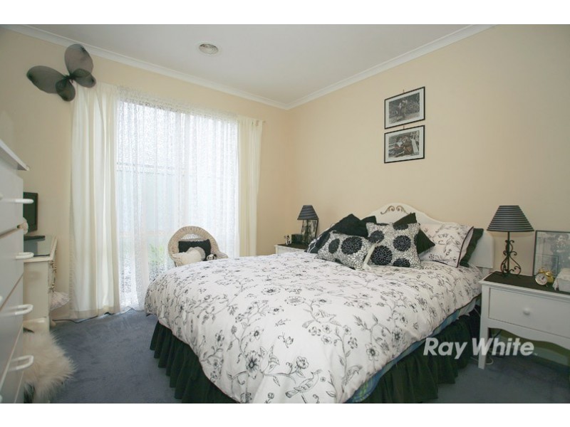 11 Thistlewood Place, Cranbourne East VIC 3977
