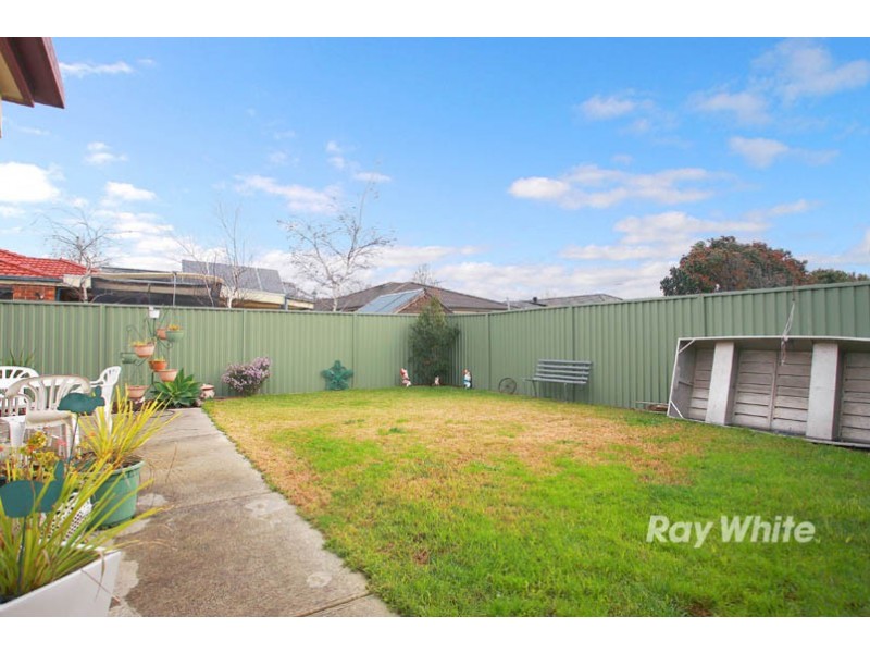 11 Thistlewood Place, Cranbourne East VIC 3977