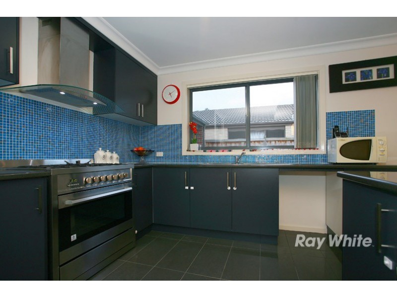 28 Dan Morgan Drive, Cranbourne East VIC 3977