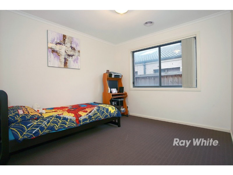 28 Dan Morgan Drive, Cranbourne East VIC 3977
