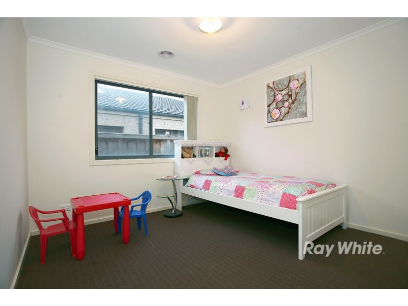 28 Dan Morgan Drive, Cranbourne East VIC 3977