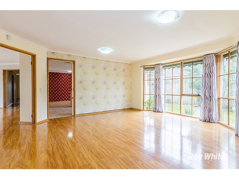 86 Waverley Park Drive, Cranbourne North VIC 3977