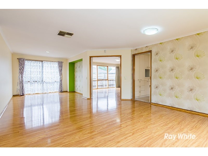 86 Waverley Park Drive, Cranbourne North VIC 3977