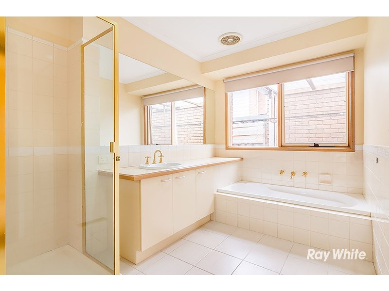 86 Waverley Park Drive, Cranbourne North VIC 3977