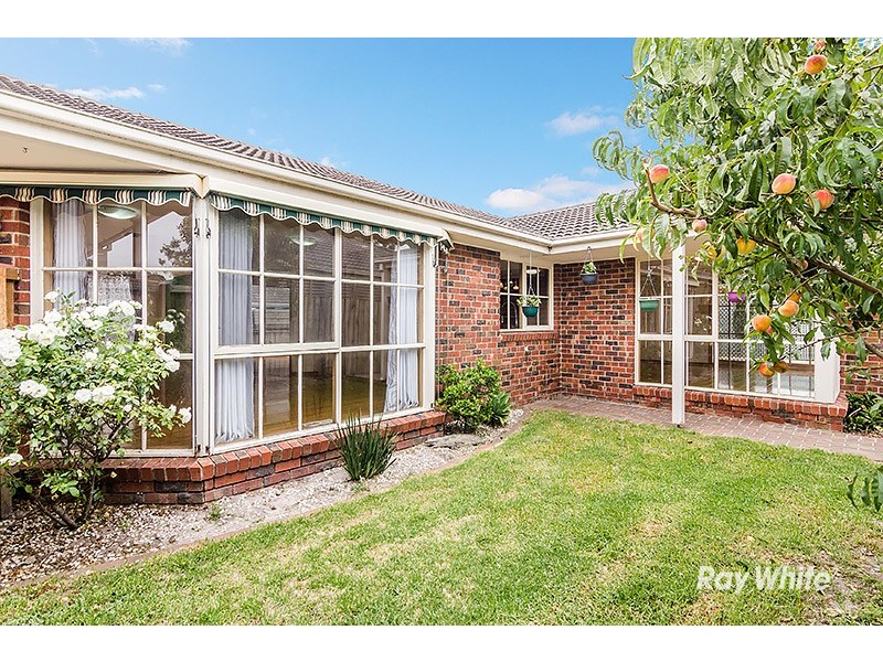 86 Waverley Park Drive, Cranbourne North VIC 3977