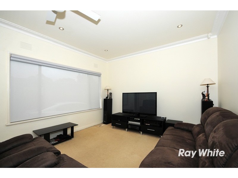 9 Damian Court, Cranbourne VIC 3977