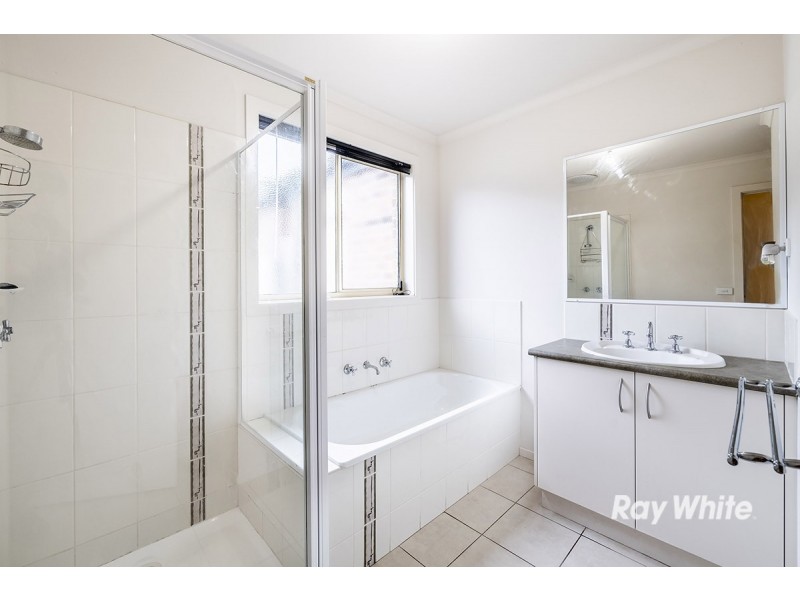 2/107-109 Breens Road, Cranbourne West VIC 3977