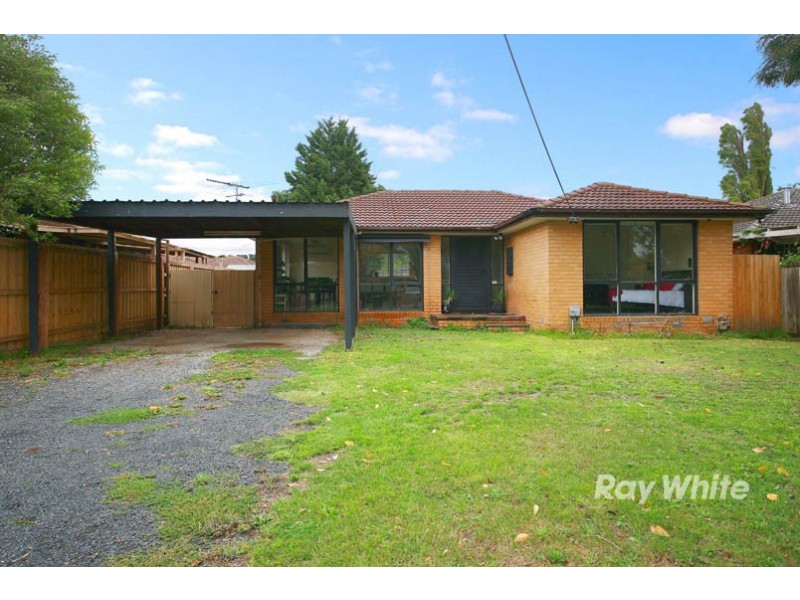 8 Roma Avenue, Cranbourne VIC 3977