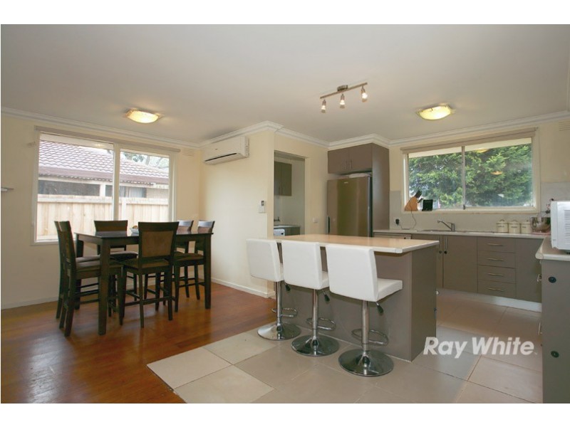 8 Roma Avenue, Cranbourne VIC 3977