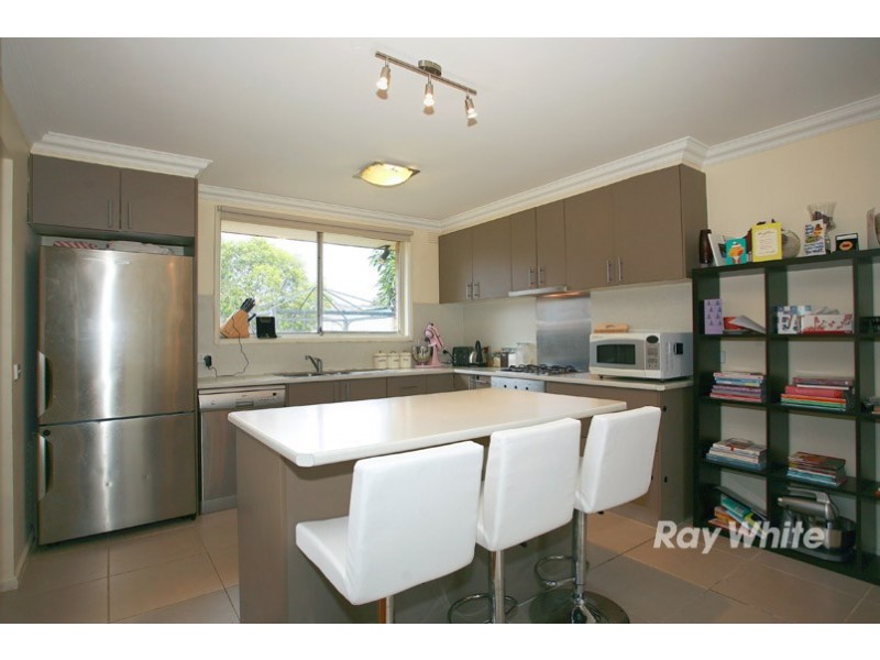 8 Roma Avenue, Cranbourne VIC 3977