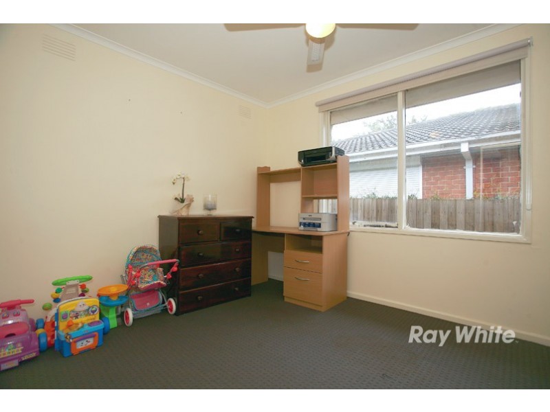 8 Roma Avenue, Cranbourne VIC 3977