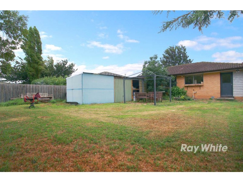 8 Roma Avenue, Cranbourne VIC 3977