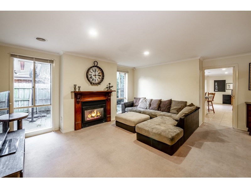 64 Scarborough Avenue, Cranbourne West VIC 3977