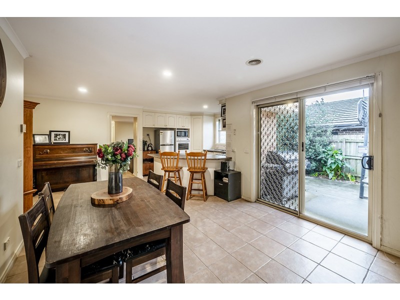 64 Scarborough Avenue, Cranbourne West VIC 3977