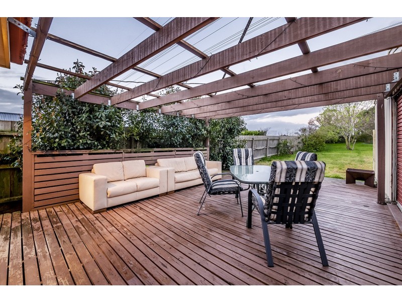 64 Scarborough Avenue, Cranbourne West VIC 3977