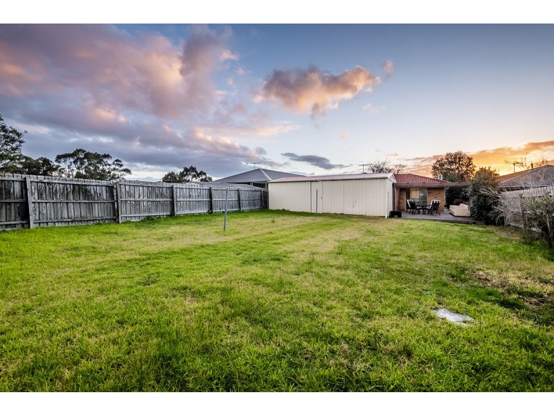 64 Scarborough Avenue, Cranbourne West VIC 3977
