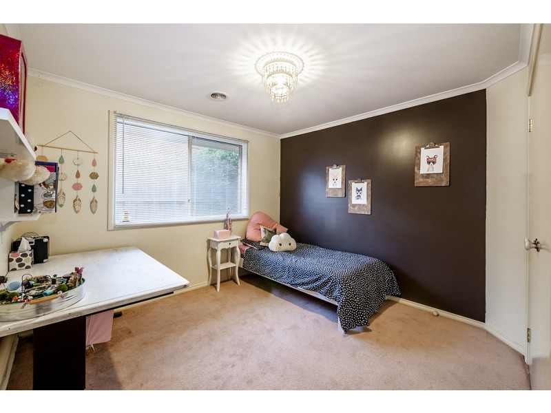 64 Scarborough Avenue, Cranbourne West VIC 3977