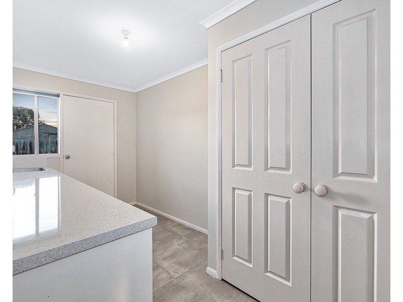 14 Dunferline Crescent, Cranbourne VIC 3977