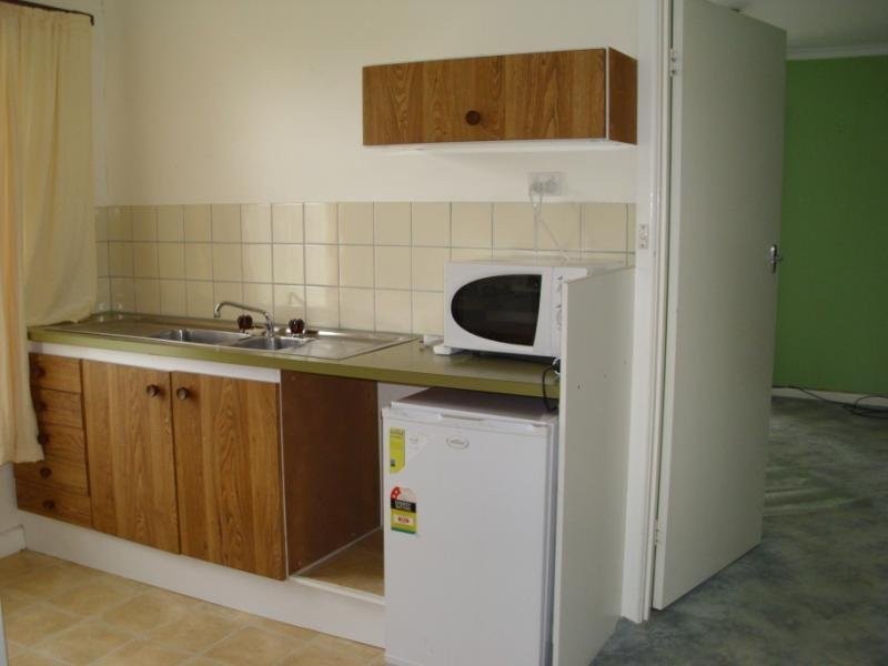 8A Heather Grove, Cranbourne East VIC 3977