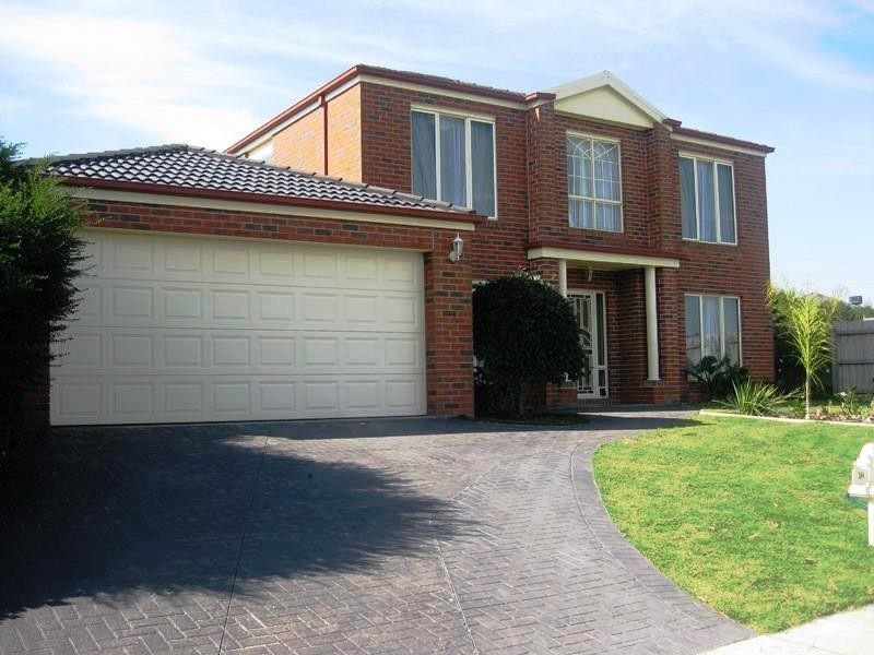 10 Sunningdale Crescent, Cranbourne VIC 3977