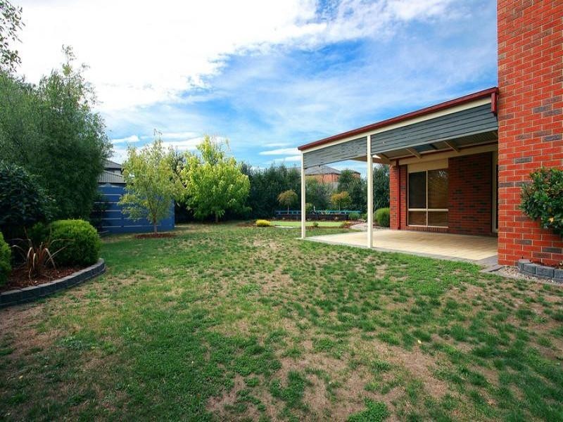 10 Sunningdale Crescent, Cranbourne VIC 3977