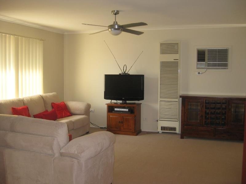 5 Jindalee Gardens, Cranbourne West VIC 3977