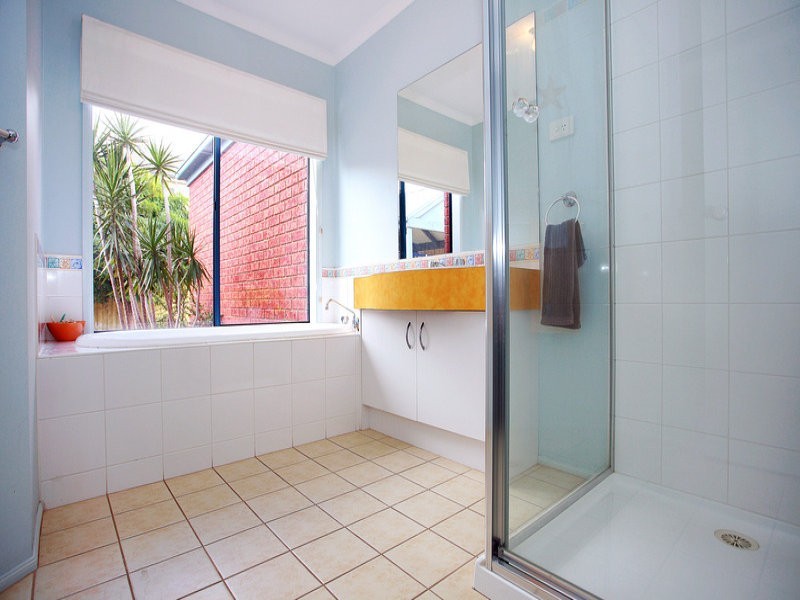 42 Beethoven Drive, Narre Warren South VIC 3805