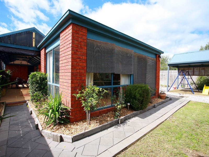 42 Beethoven Drive, Narre Warren South VIC 3805