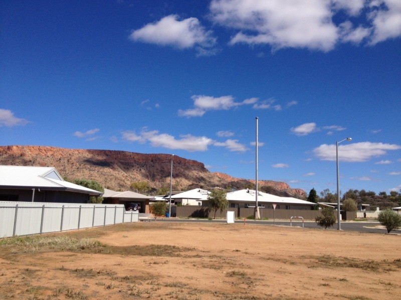 2 Teague Cres, Alice Springs NT 0870