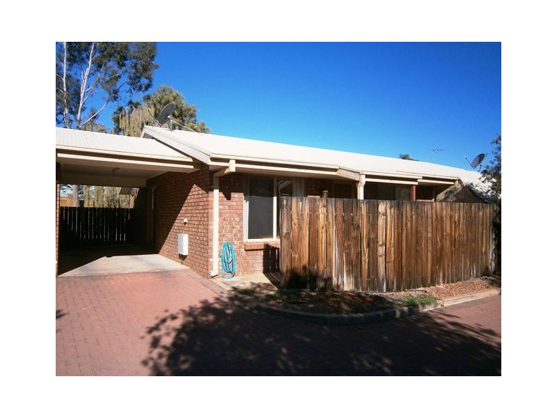 2/4 Caterpillar Court, Desert Springs NT 0870