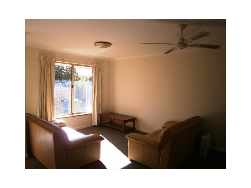 2/4 Caterpillar Court, Desert Springs NT 0870