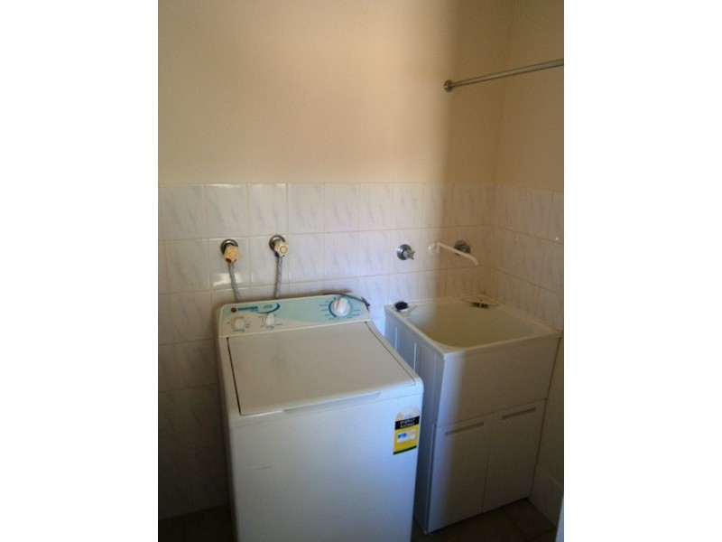 2/4 Caterpillar Court, Desert Springs NT 0870