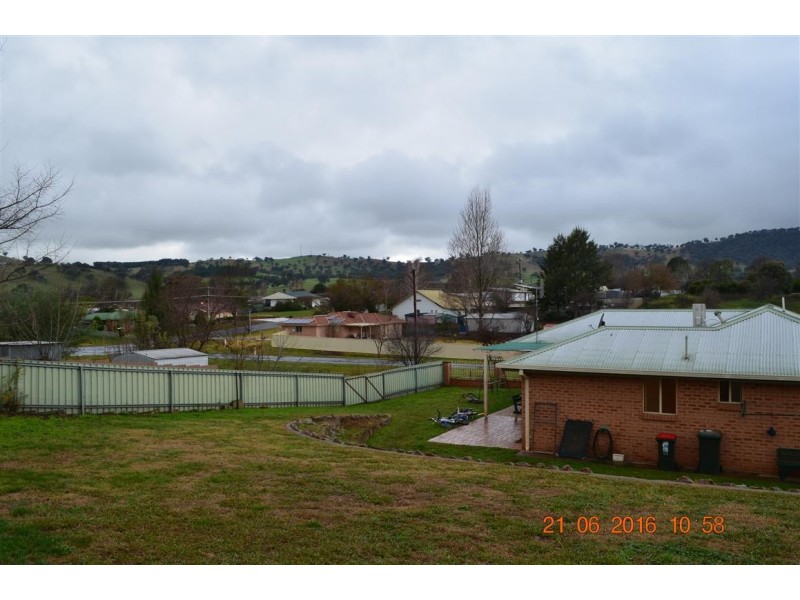 14 Wyndam Street, Adelong NSW 2729