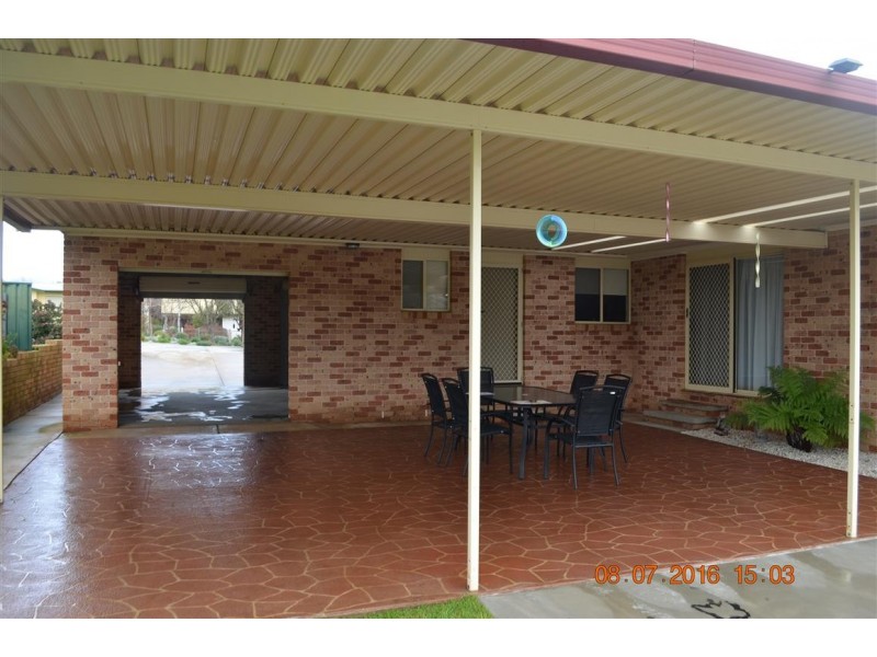 18 Lockhart Street, Adelong NSW 2729