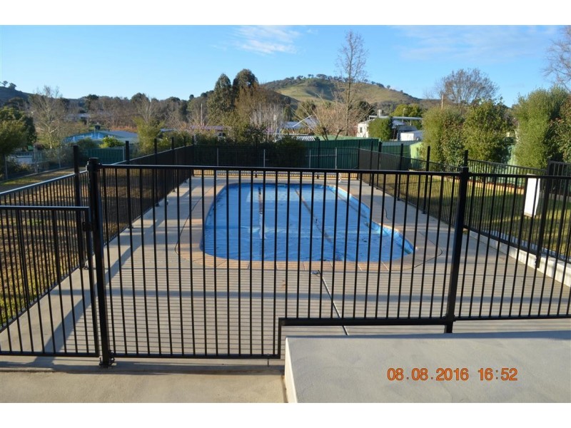 18 Lockhart Street, Adelong NSW 2729