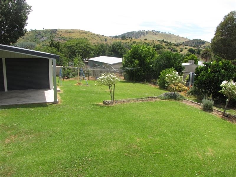 104 Lockhart Street, Adelong NSW 2729