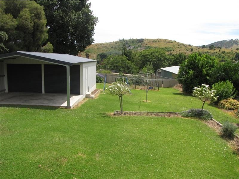 104 Lockhart Street, Adelong NSW 2729