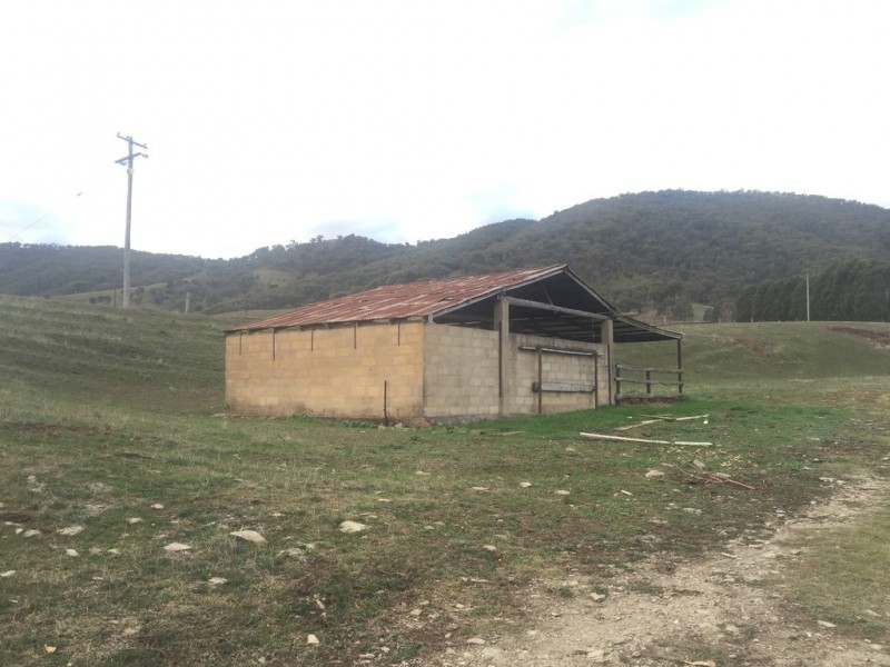 723 East Gilmore Road, Tumut NSW 2720