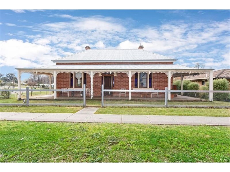 106 Tumut Street, Adelong NSW 2729