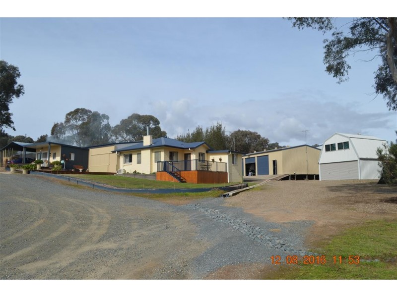 72 Fairway Drive, Tumut NSW 2720
