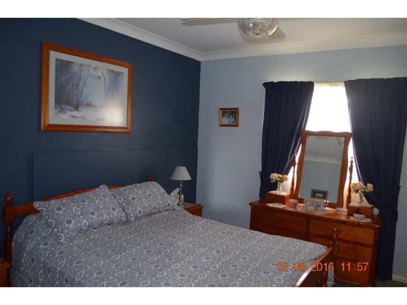 72 Fairway Drive, Tumut NSW 2720