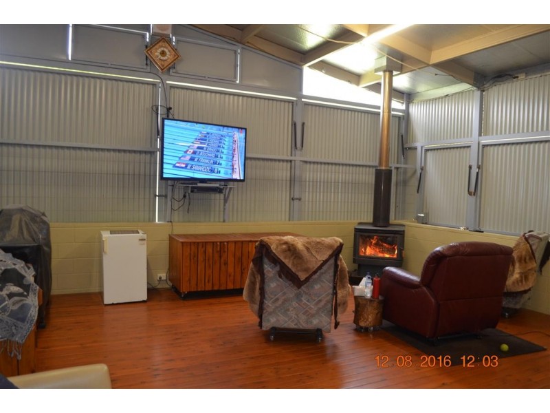 72 Fairway Drive, Tumut NSW 2720